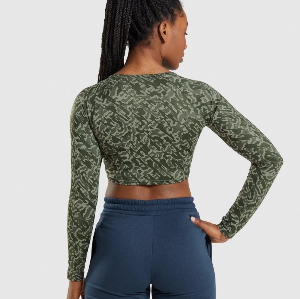 NWOT Gymshark Green Camo Long Sleeve Crop - Picture 2 of 5